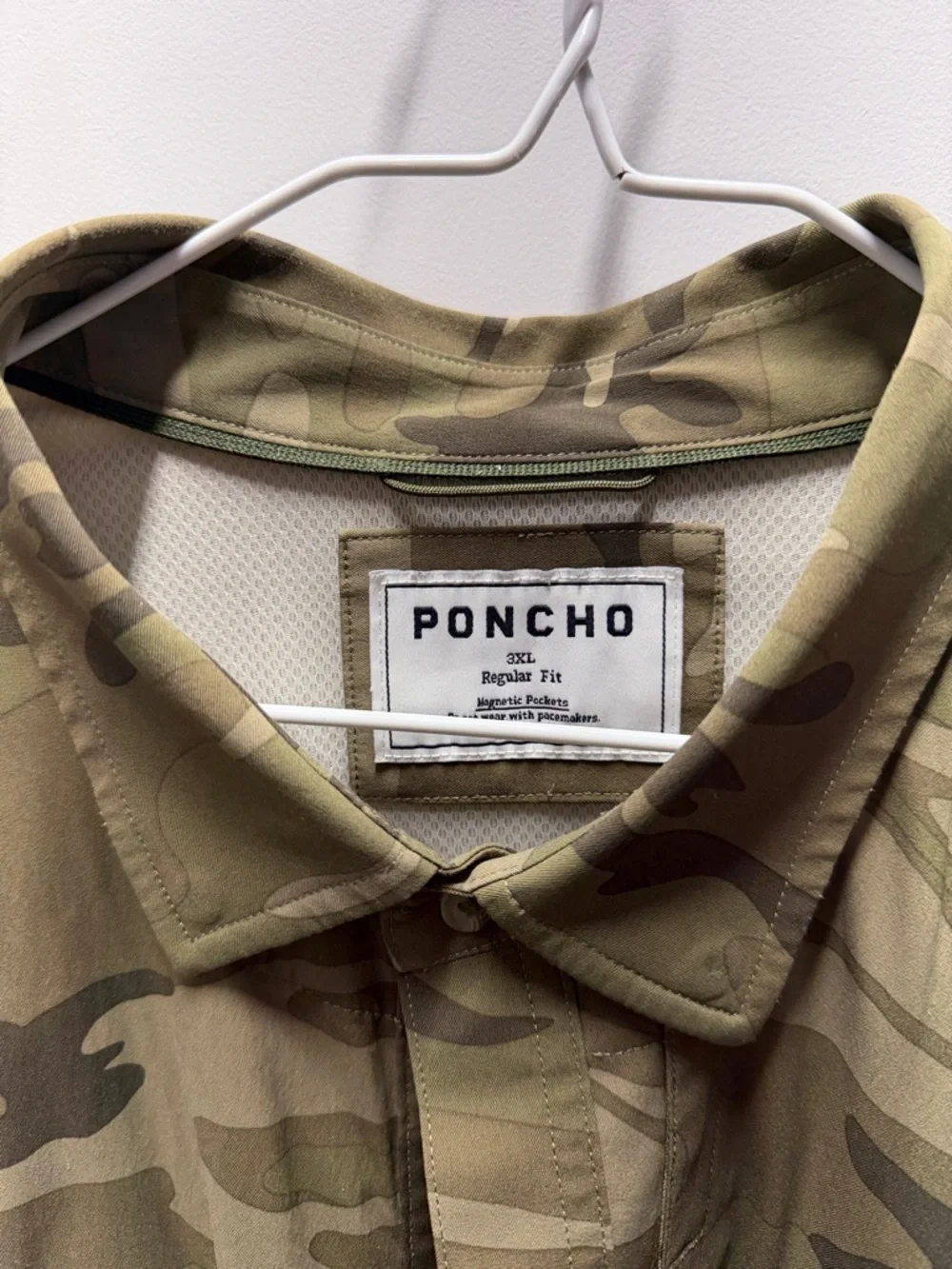 Poncho Men’s Camouflage Short-Sleeve Button-Down Shirt - Green Camo - Picture 2 of 7